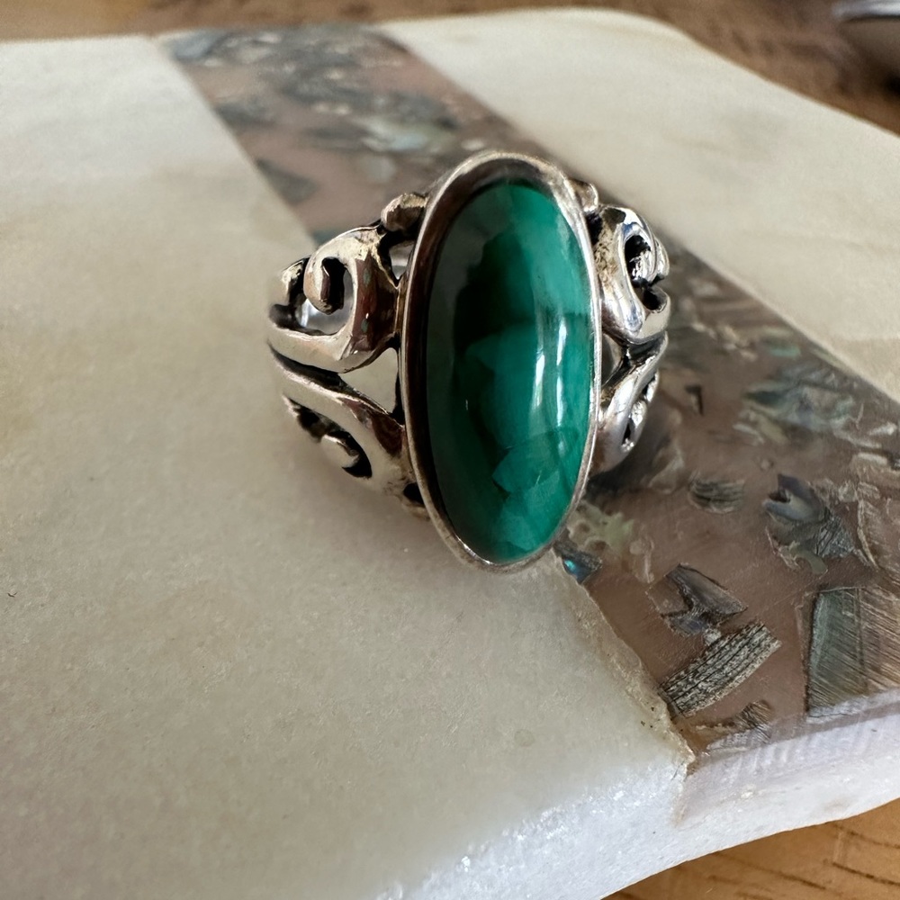 Stunning ring